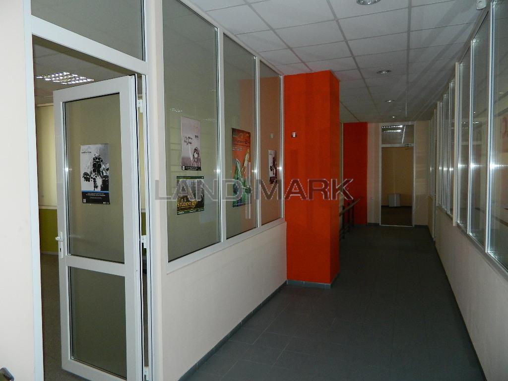 Spatii  birouri open space  , 350  600 mp,  zona Complex