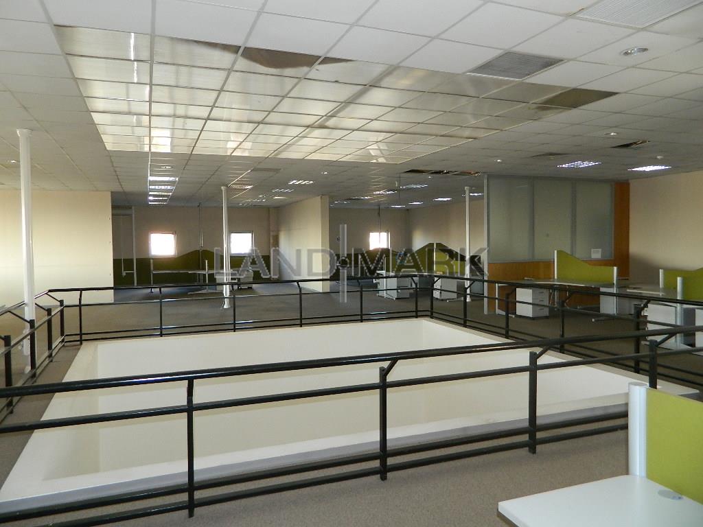 Spatii  birouri open space  , 350  600 mp,  zona Complex