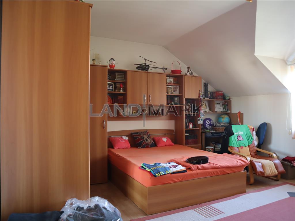 Vila 4 dormitoare, zona Ronat