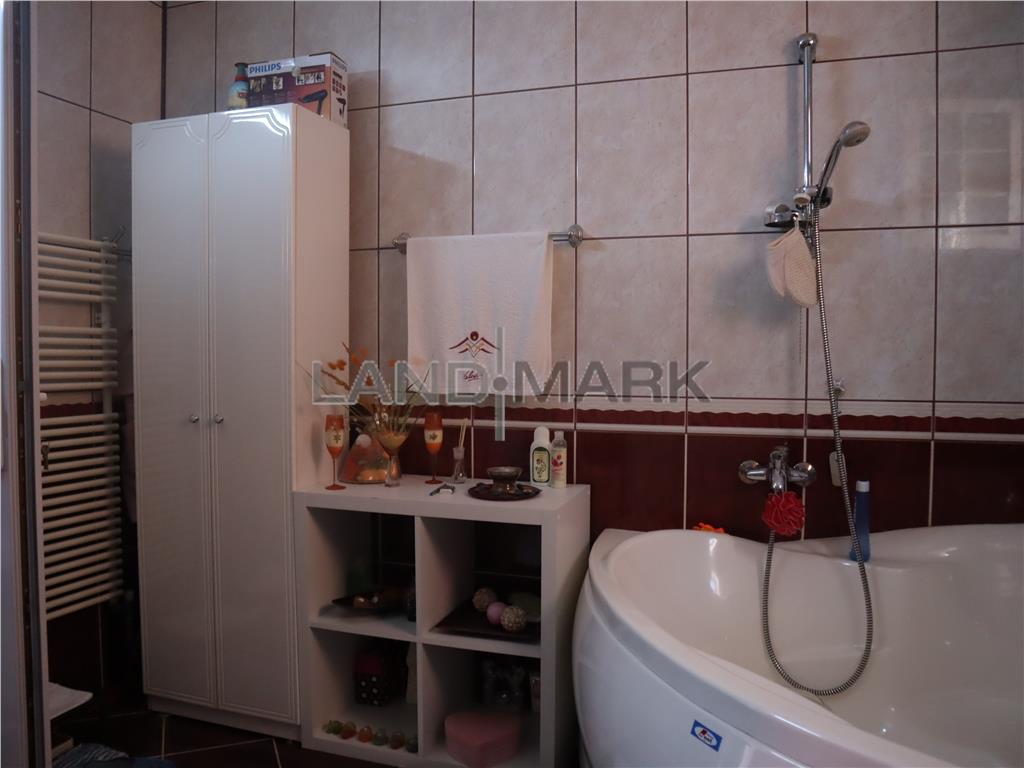 Vila 4 dormitoare, zona Ronat