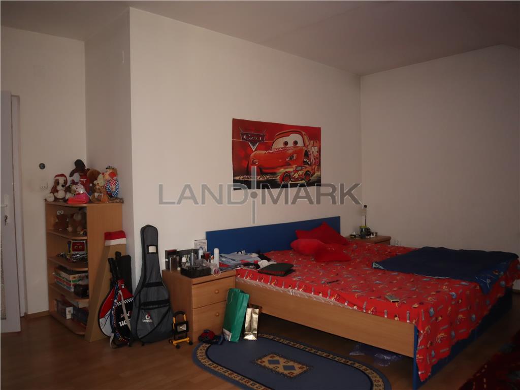 Vila 4 dormitoare, zona Ronat