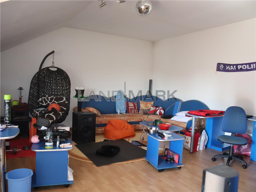 Vila 4 dormitoare, zona Ronat