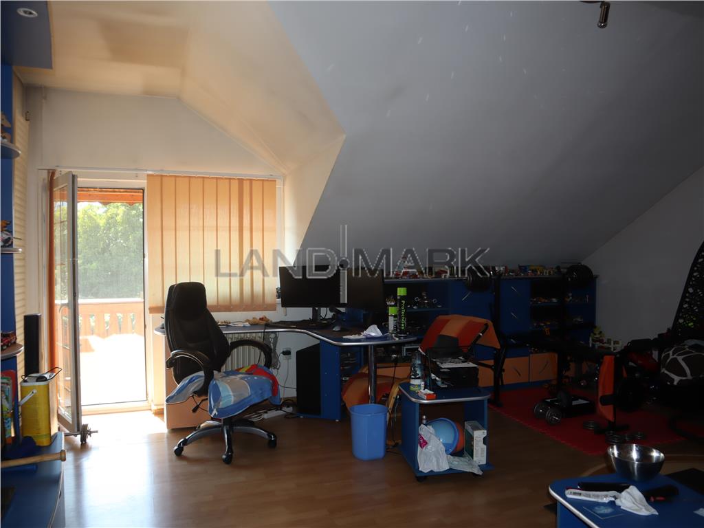 Vila 4 dormitoare, zona Ronat