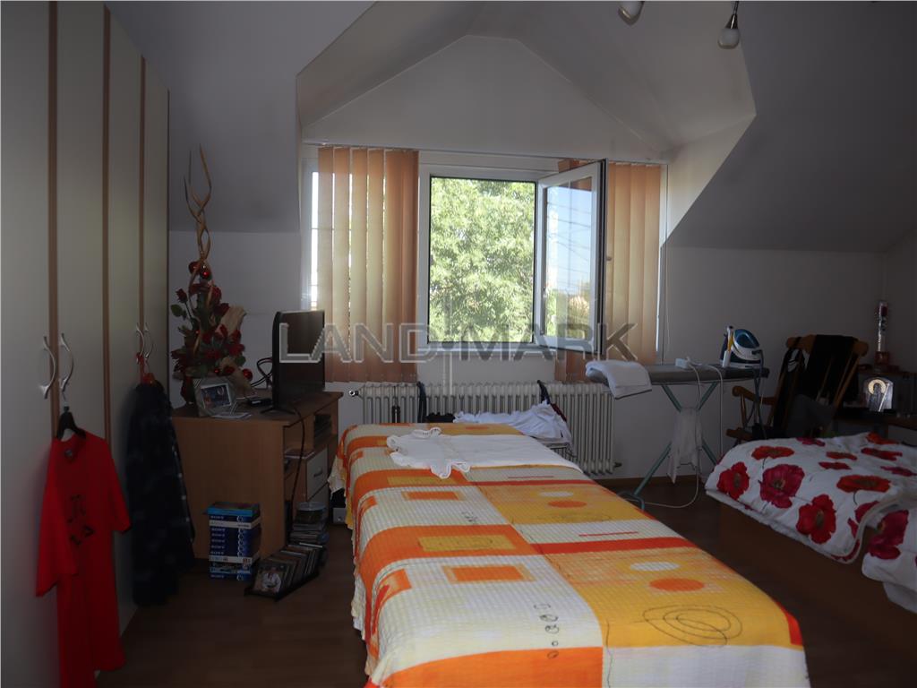 Vila 4 dormitoare, zona Ronat