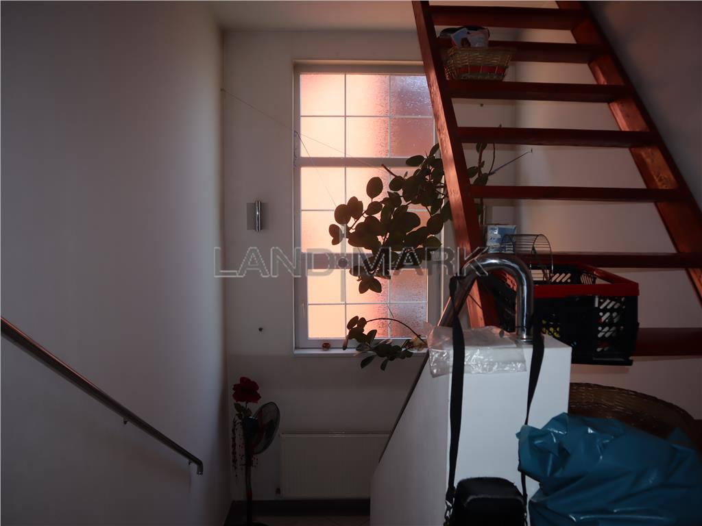 Vila 4 dormitoare, zona Ronat