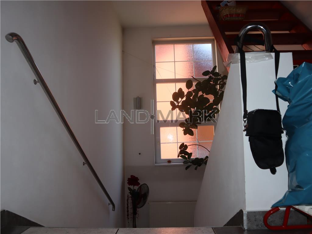 Vila 4 dormitoare, zona Ronat