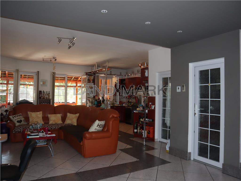 Vila 4 dormitoare, zona Ronat