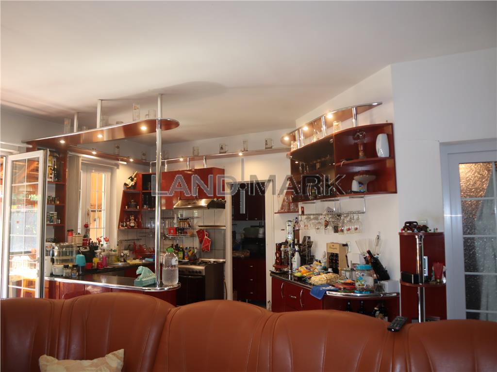 Vila 4 dormitoare, zona Ronat