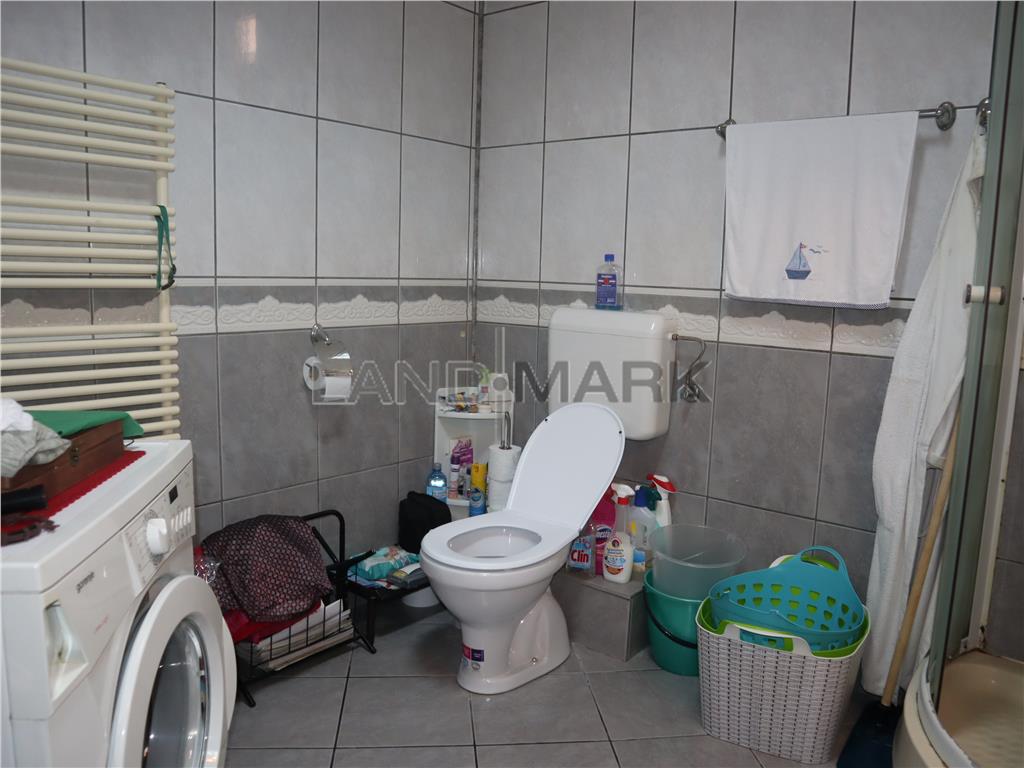 Vila 4 dormitoare, zona Ronat