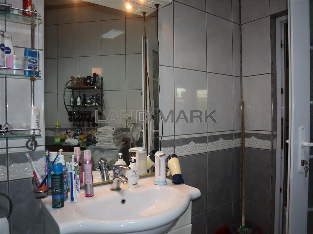 Vila 4 dormitoare, zona Ronat