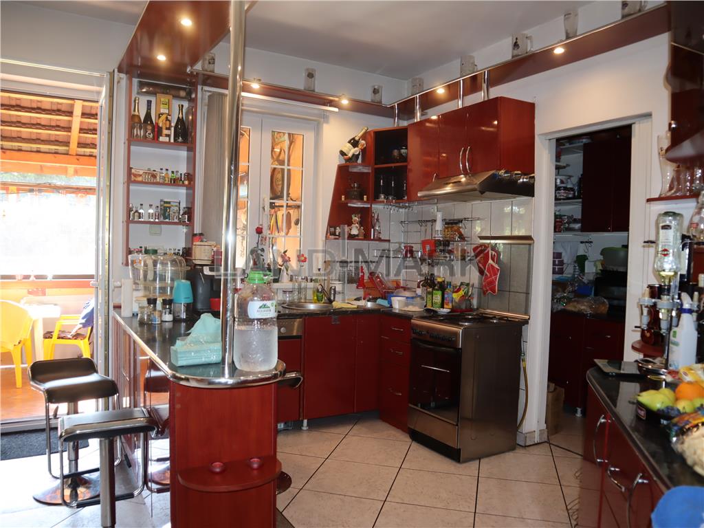 Vila 4 dormitoare, zona Ronat