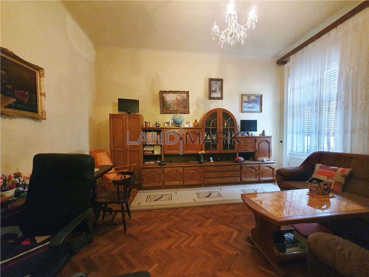 Apartament cu 3 camere,et 1 in cladire istorica zona centrala/Balcescu
