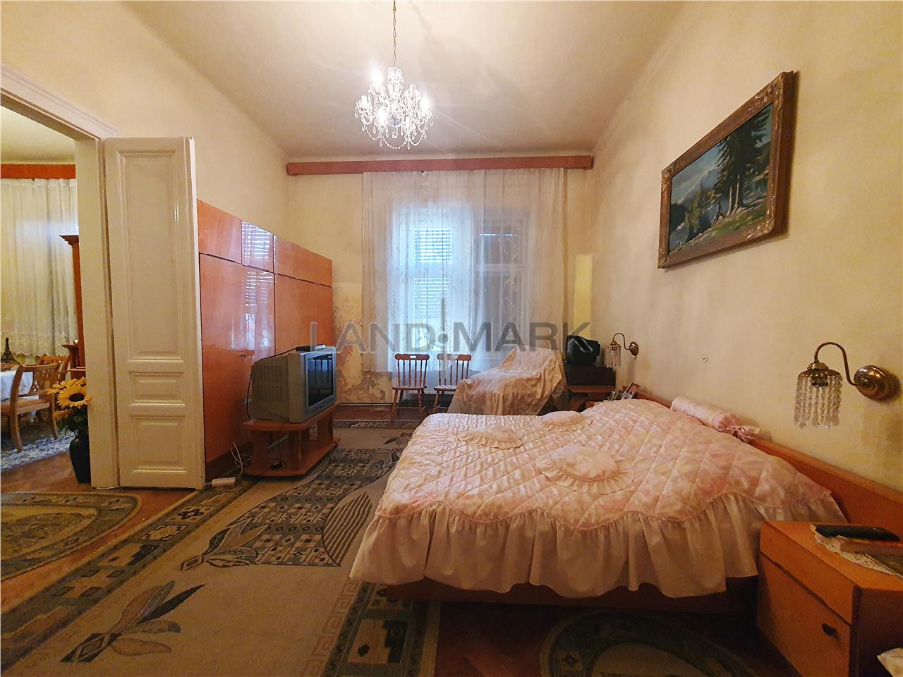 Apartament cu 3 camere,et 1 in cladire istorica zona centrala/Balcescu
