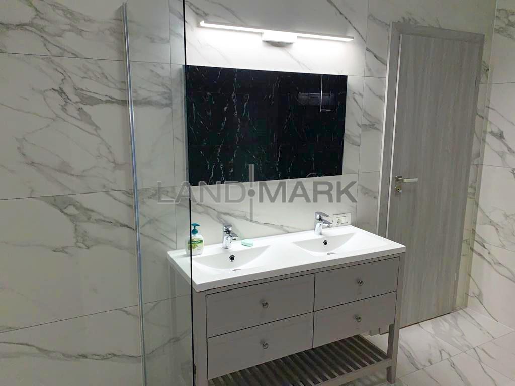 Duplex despartit prin garaj la liziera padurii Dumbravita Balcescu