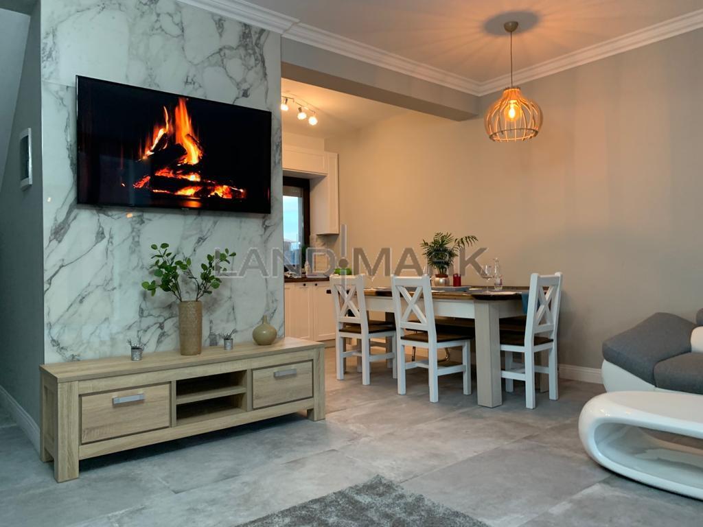 Duplex despartit prin garaj la liziera padurii Dumbravita Balcescu