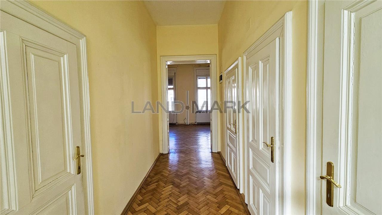 APARTAMENT/BIROU 3 CAMERE DE INCHIRIAT CLADIRE ISTORICA PIATA MOCIONI