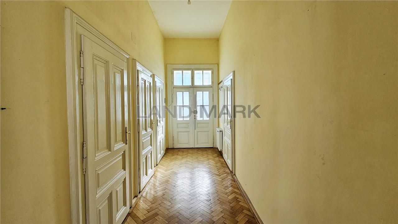 APARTAMENT/BIROU 3 CAMERE DE INCHIRIAT CLADIRE ISTORICA PIATA MOCIONI