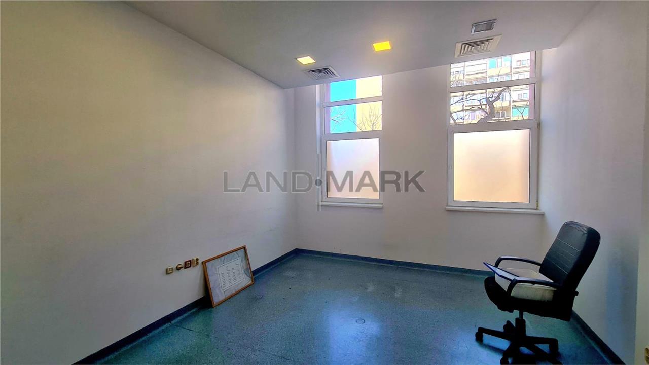 Spatiu comercial de vanzare , 890 mp , Bdul Dragalina