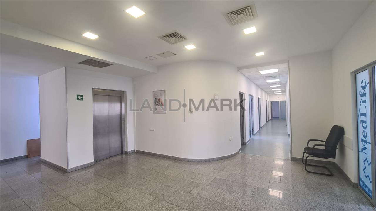 Spatiu comercial de vanzare , 890 mp , Bdul Dragalina