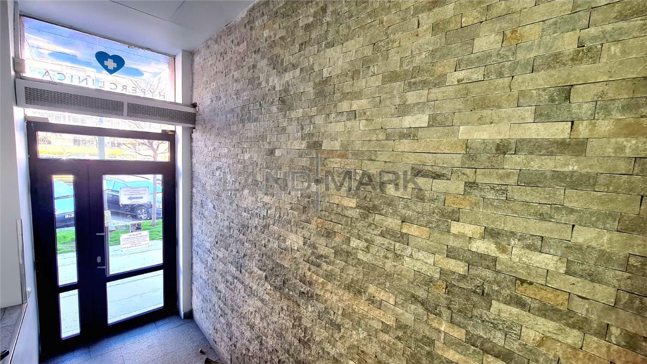 Spatiu comercial de vanzare , 890 mp , Bdul Dragalina