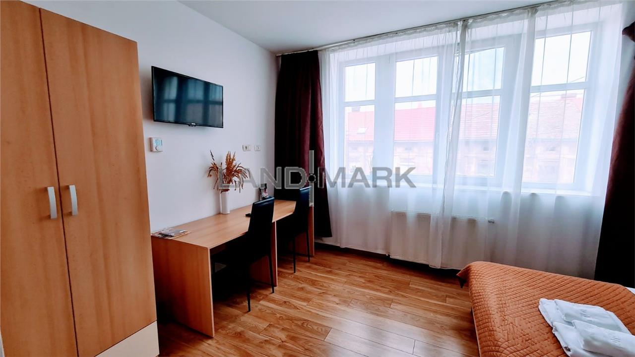 Proprietar, 2 camere bloc nou, parcare privata, zona Complex