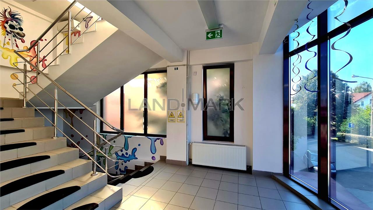 Cladire comerciala 600 mp utili , zona Sagului