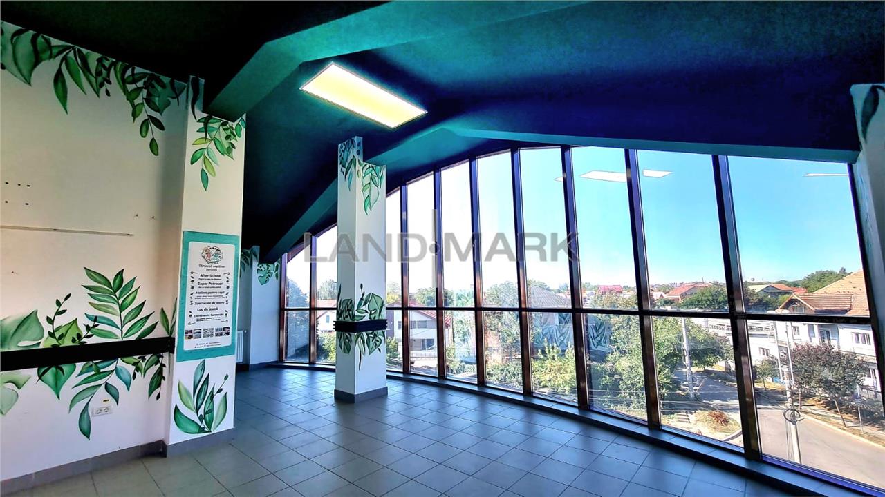 Cladire comerciala 600 mp utili , zona Sagului