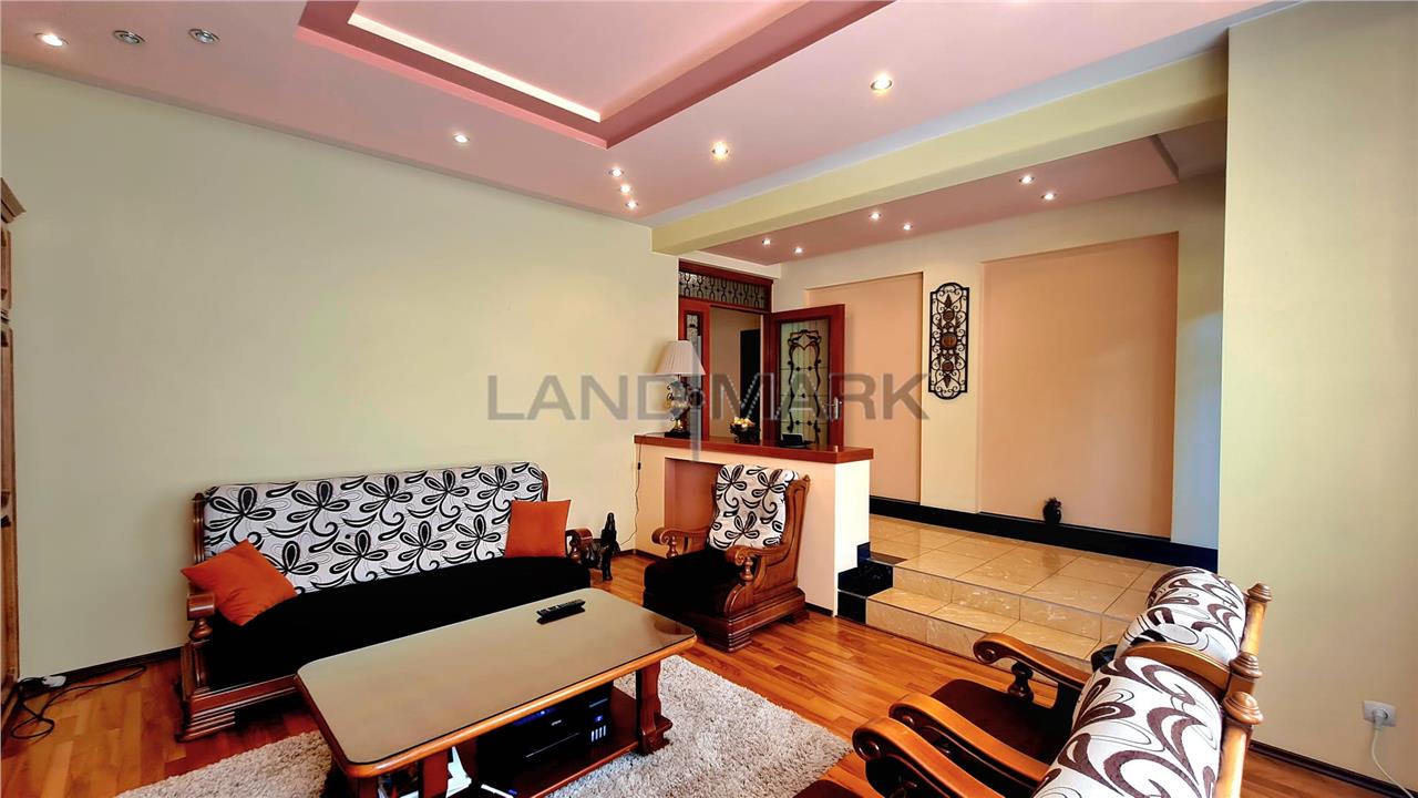 Vila generoasa, 4 dormitoare, piscina, garaj dublu, zona Girocului