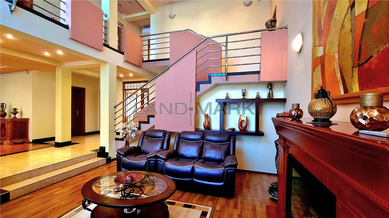 Vila generoasa, 4 dormitoare, piscina, garaj dublu, zona Girocului