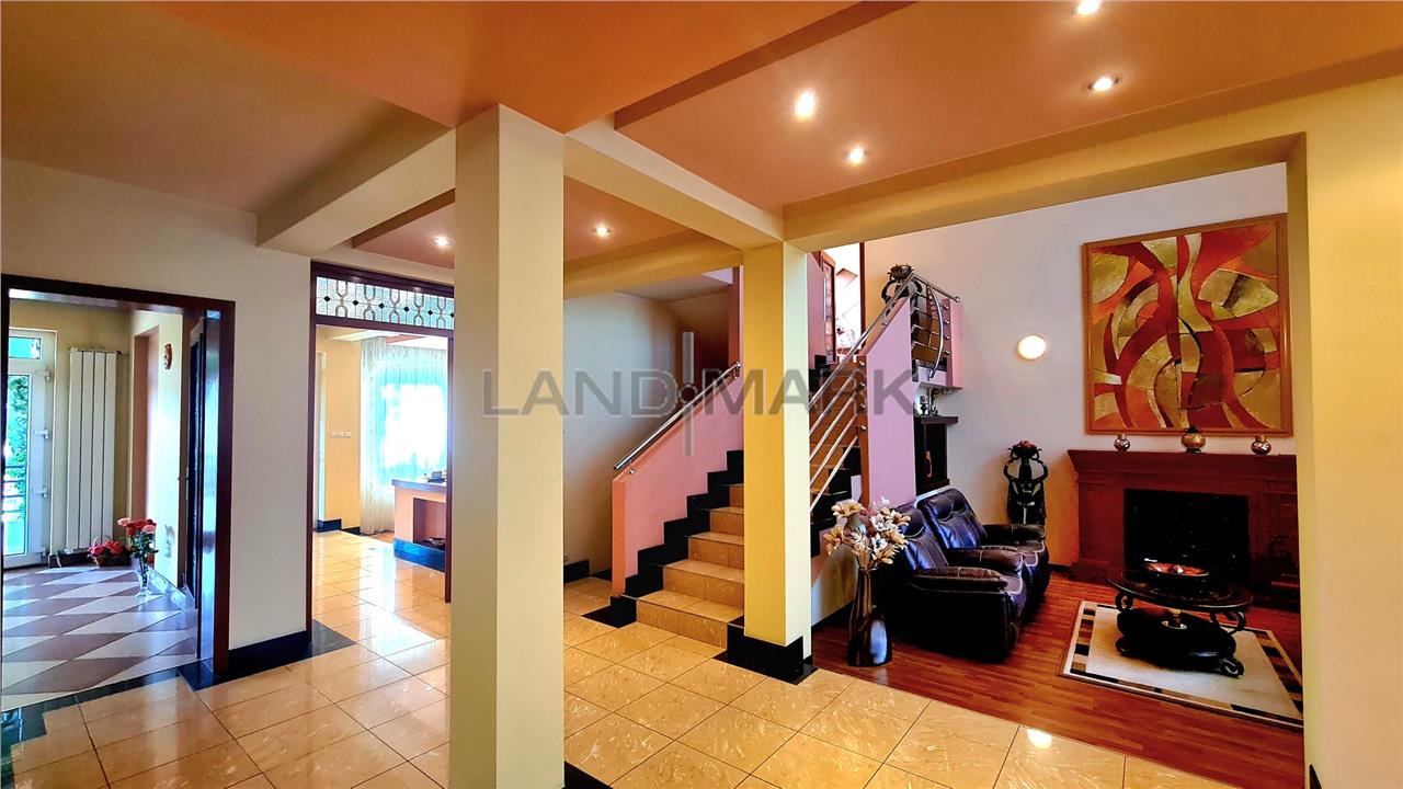 Vila generoasa, 4 dormitoare, piscina, garaj dublu, zona Girocului