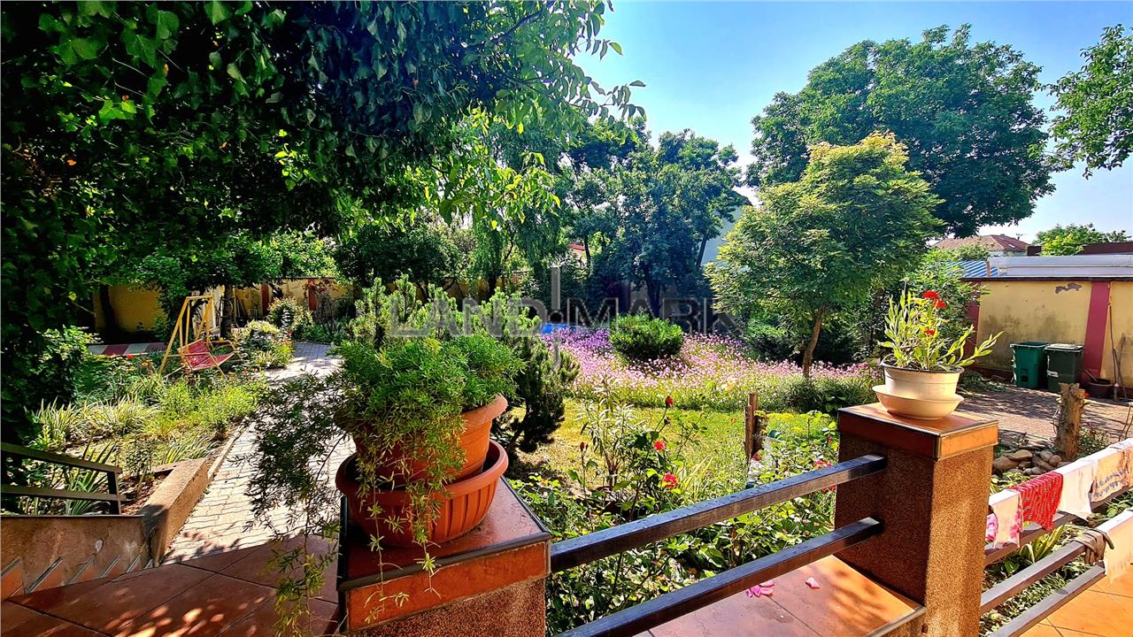 Vila generoasa, 4 dormitoare, piscina, garaj dublu, zona Girocului