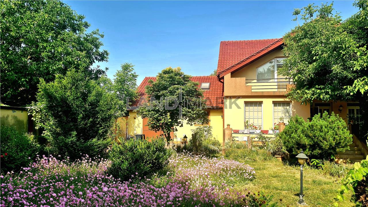 Vila generoasa, 4 dormitoare, piscina, garaj dublu, zona Girocului