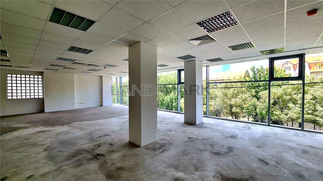Cladire de birouri / servicii, 1000 mp , semicentral, Timisoara