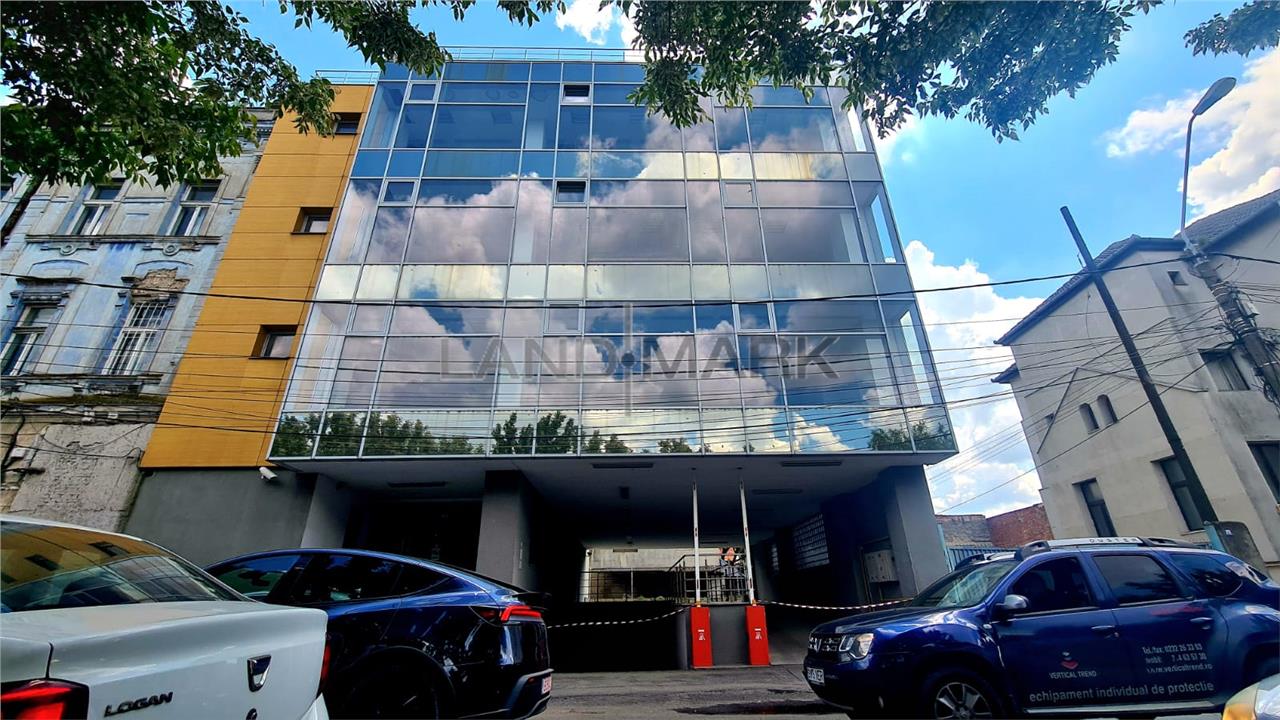 Cladire de birouri / servicii, 1000 mp , semicentral, Timisoara