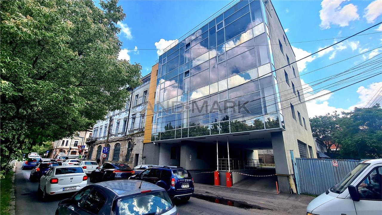 Cladire de birouri / servicii, 1000 mp , semicentral, Timisoara