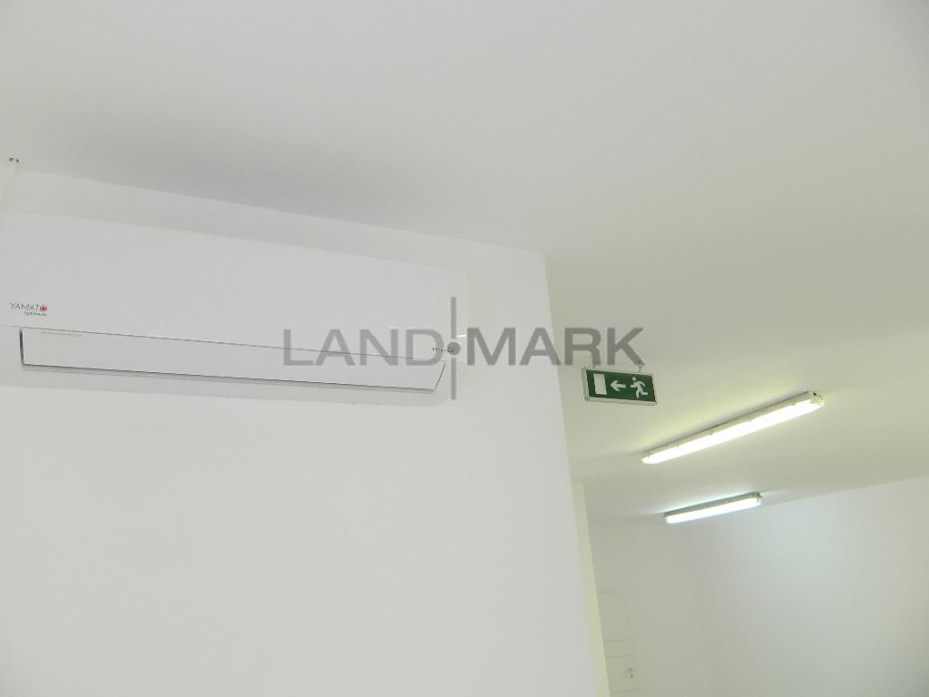 Spatiu comercial SAD 135 mp , parcare privata, zona Complex