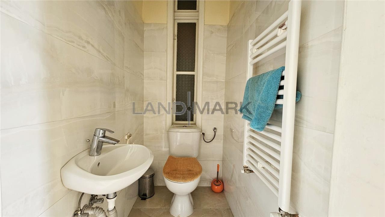 APARTAMENT/BIROU 3 CAMERE DE INCHIRIAT CLADIRE ISTORICA PIATA MOCIONI