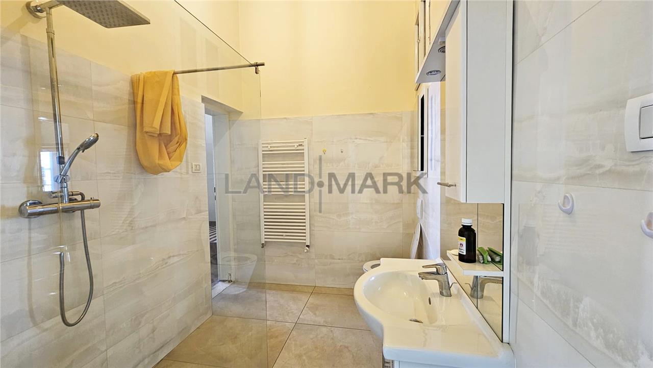 APARTAMENT/BIROU 3 CAMERE DE INCHIRIAT CLADIRE ISTORICA PIATA MOCIONI