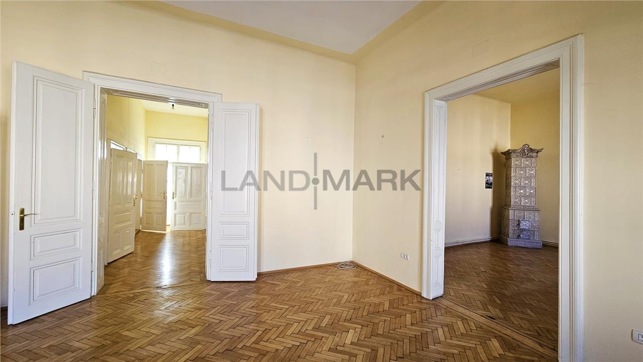 APARTAMENT/BIROU 3 CAMERE DE INCHIRIAT CLADIRE ISTORICA PIATA MOCIONI