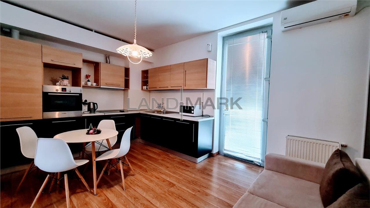 Proprietar, 2 camere bloc nou, parcare privata, zona Complex