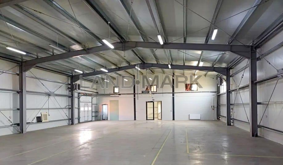 Hala de vanzare 595 mp, Zona Mosnita Noua