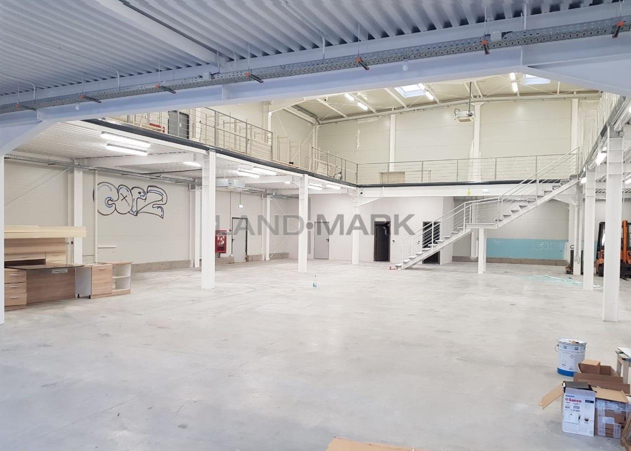 Spatiu comercial 890 mp, zona Girocului, parcare privata.
