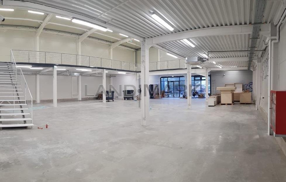 Spatiu comercial 890 mp, zona Girocului, parcare privata.