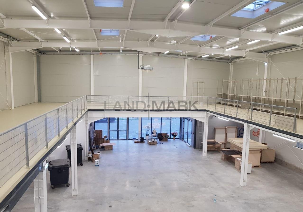 Spatiu comercial 890 mp, zona Girocului, parcare privata.