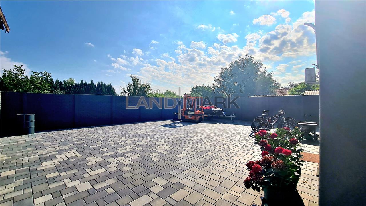 Cladire Comerciala P+3E, pozitie strategica la bulevard