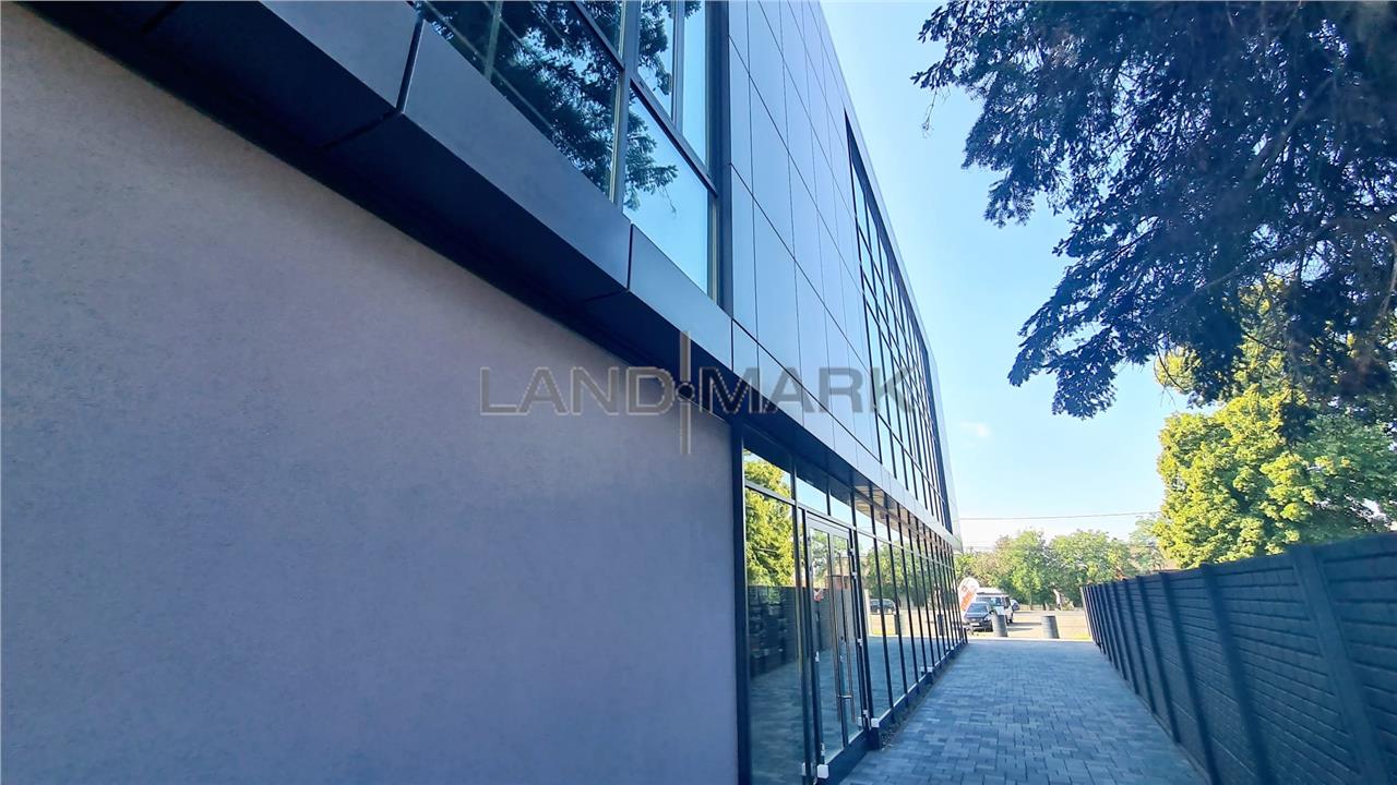 Cladire Comerciala P+3E, pozitie strategica la bulevard