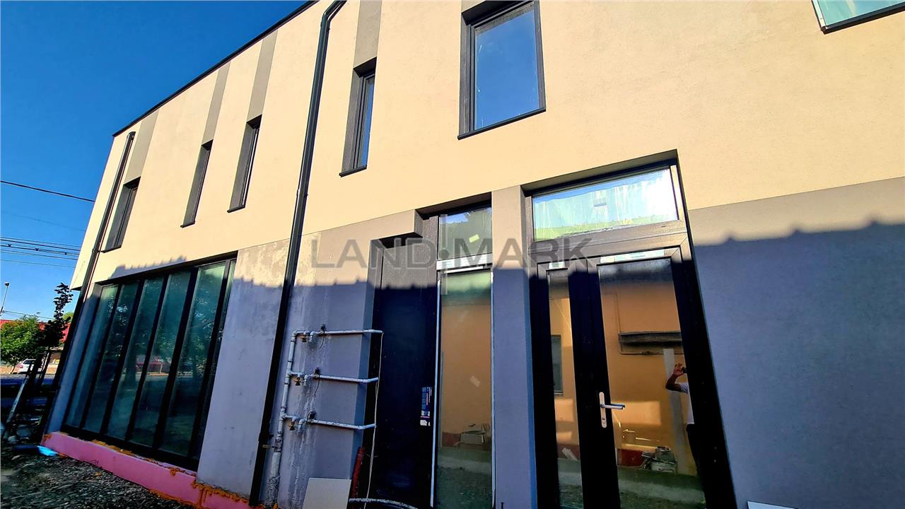 Cladire comerciala 563 mp utili, pozitie excelenta la bulevard