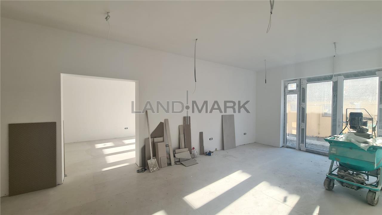 Cladire comerciala 563 mp utili, pozitie excelenta la bulevard