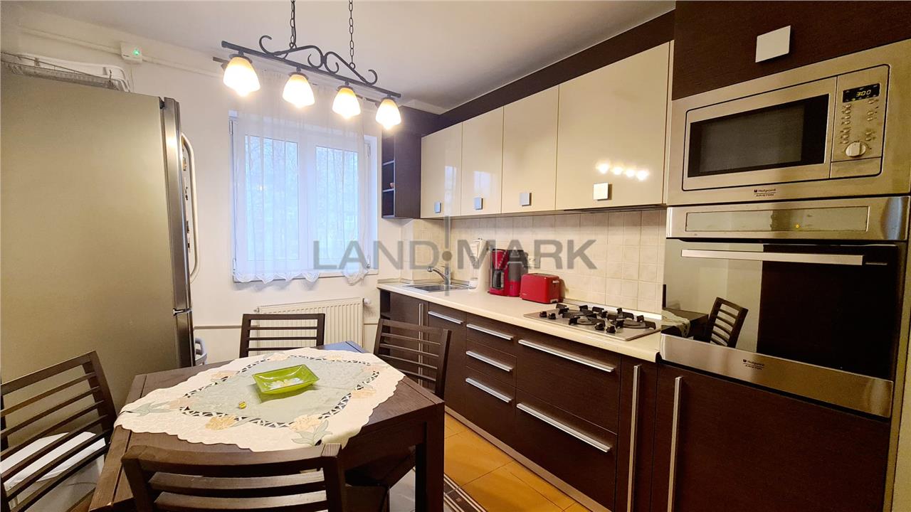 Apartament 4 camere de inchiriat,Circumvalatiunii IULIUS MALL