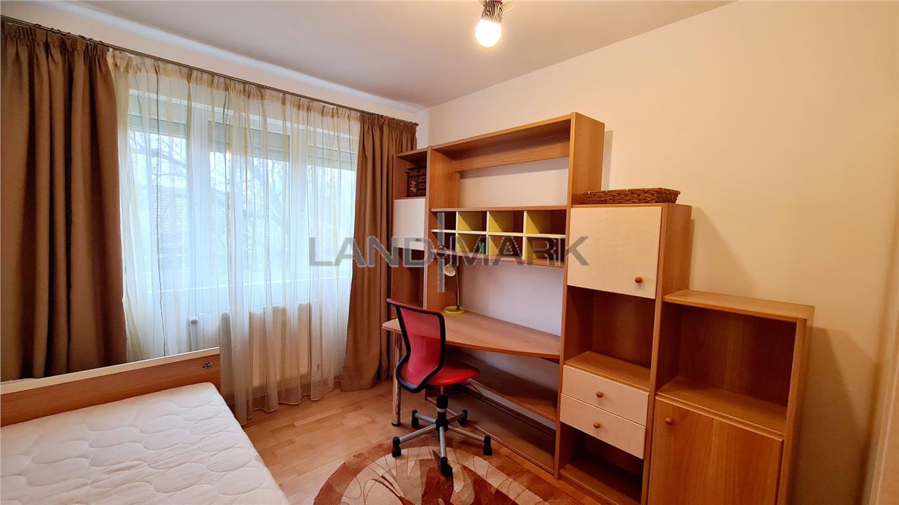 Apartament 4 camere de inchiriat,Circumvalatiunii IULIUS MALL